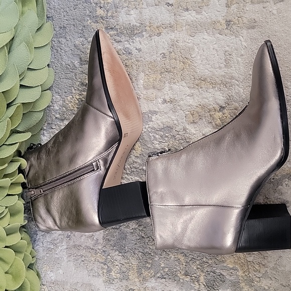 Sole Society Desiray Mettallic Zip Front Bootie - Picture 3 of 13